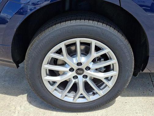 Navarra Blue Metallic 2026 Audi Q3 S line