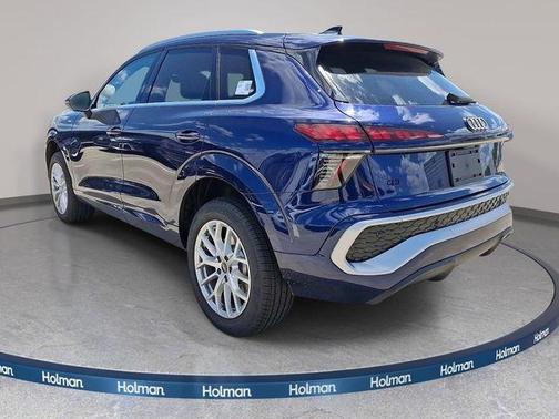 Navarra Blue Metallic 2026 Audi Q3 S line