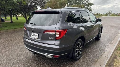 Modern Steel Metallic 2020 Honda Pilot Elite