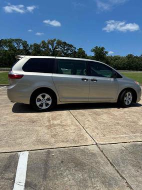 Custom Paint 2016 Toyota Sienna L