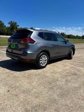 Gun Metallic 2018 Nissan Rogue SV SUV