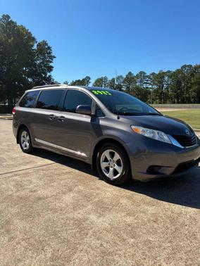 2013 Toyota Sienna LE