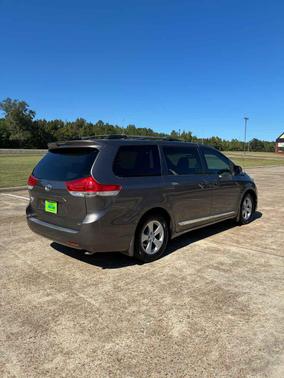 2013 Toyota Sienna LE