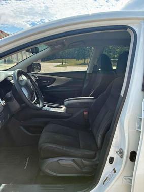 Pearl White 2018 Nissan Murano SV