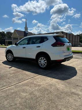 Glacier White 2018 Nissan Rogue SV