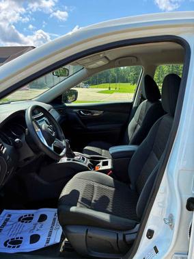 Glacier White 2018 Nissan Rogue SV