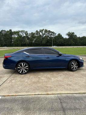 Deep Blue Pearl Metallic 2020 Nissan Altima 2.5 SR