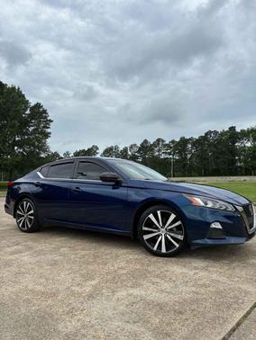 Deep Blue Pearl Metallic 2020 Nissan Altima 2.5 SR