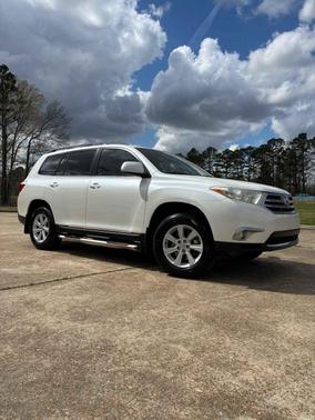 Blizzard Pearl 2012 Toyota Highlander SE
