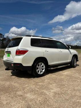 Blizzard Pearl 2012 Toyota Highlander SE