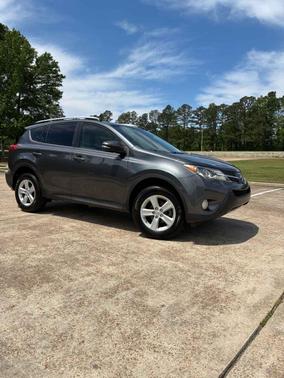Magnetic Gray Metallic 2014 Toyota RAV4 XLE