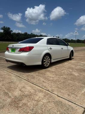 Blizzard Pearl 2012 Toyota Avalon Limited