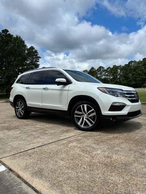 White Diamond Pearl 2016 Honda Pilot Touring