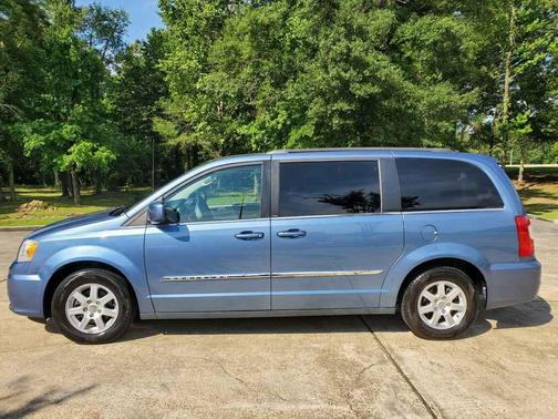 2012 Chrysler Town & Country Touring