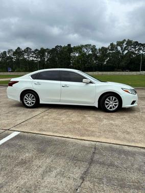 Glacier White 2018 Nissan Altima 2.5 S