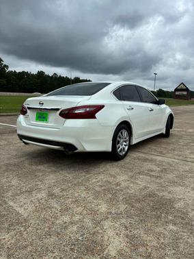 Glacier White 2018 Nissan Altima 2.5 S