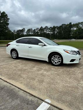 Glacier White 2018 Nissan Altima 2.5 S
