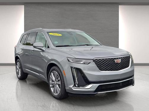2025 Cadillac XT6 Premium Luxury FWD