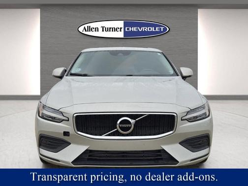 2020 Volvo S60 T6 Momentum