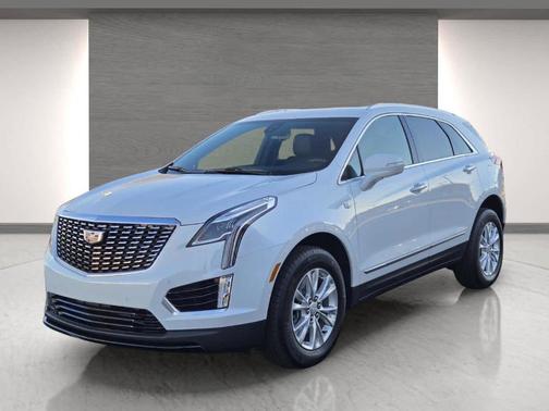Crystal White Tri-Coat 2025 Cadillac XT5 Luxury