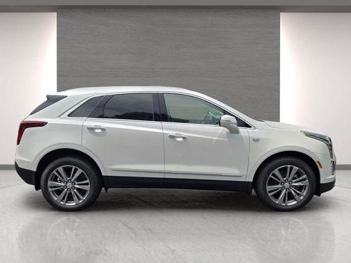 Crystal White Tri-Coat 2026 Cadillac XT5 Premium Luxury