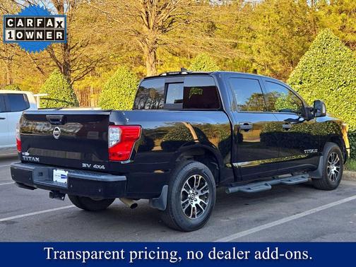 2022 Nissan Titan SV