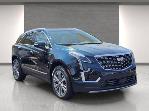 Emerald 2026 Cadillac XT5 Premium Luxury