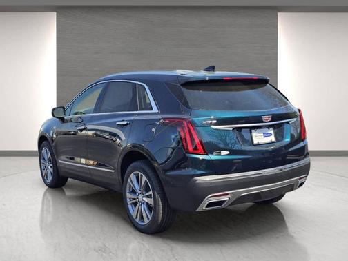 Emerald 2026 Cadillac XT5 Premium Luxury