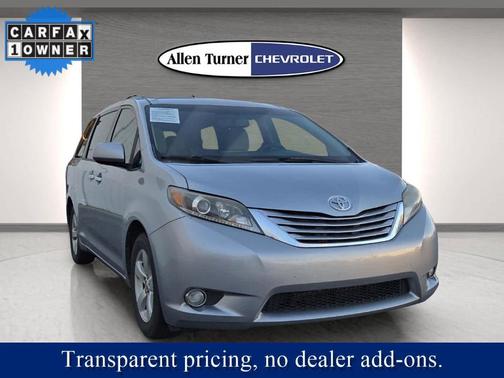 2015 Toyota Sienna LE
