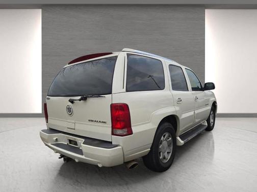 2002 Cadillac Escalade Base