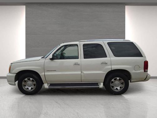 2002 Cadillac Escalade Base