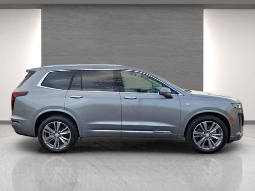 2025 Cadillac XT6 Premium Luxury FWD