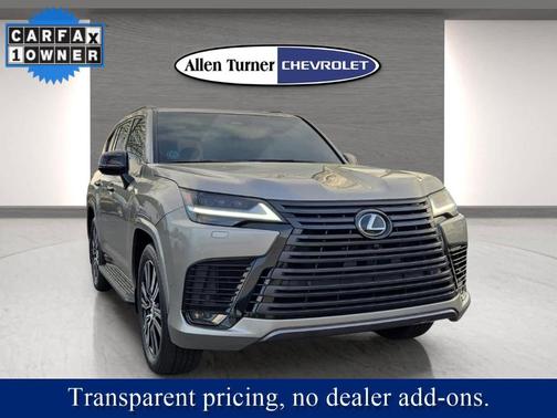 2025 Lexus LX 700h Luxury