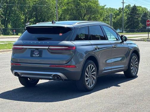 Asher Gray Metallic Clearcoat 2023 Lincoln Corsair Reserve