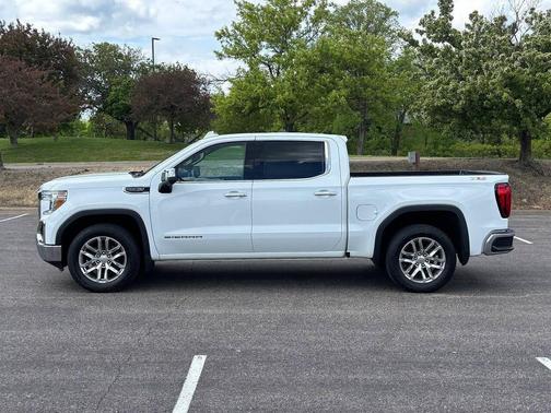 Summit White 2022 GMC Sierra 1500 SLT