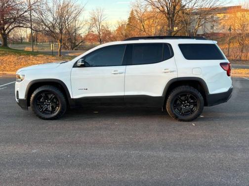 2023 GMC Acadia AWD AT4