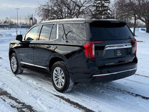 2022 GMC Yukon SLT
