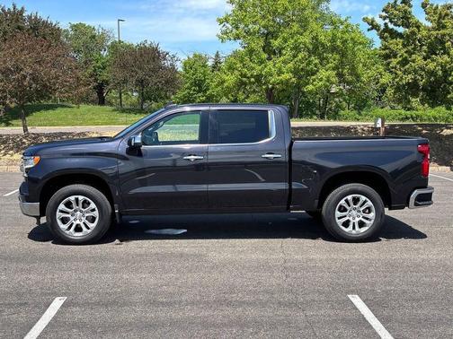 Dark Ash Metallic 2022 Chevrolet Silverado 1500 LTZ