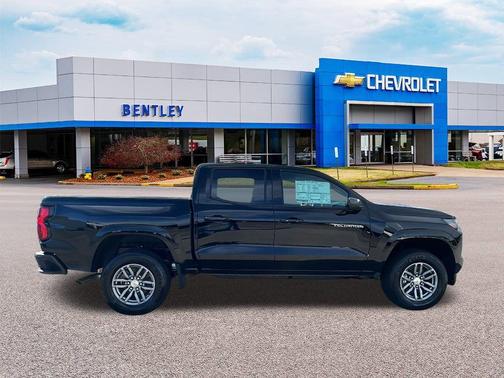Black 2026 Chevrolet Colorado LT