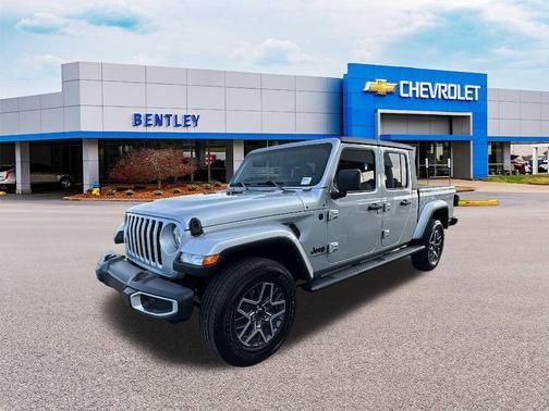 2023 Jeep Gladiator Sport