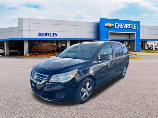 2010 Volkswagen Routan SE