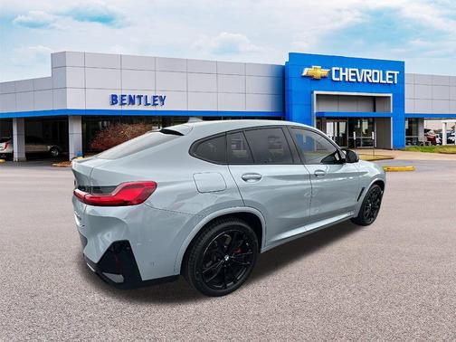 2024 BMW X4 M40i