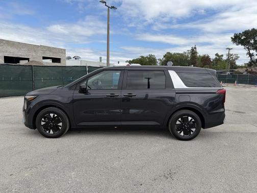Metal 2026 Kia Carnival Hybrid LXS