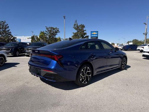 2026 Kia K5 EX