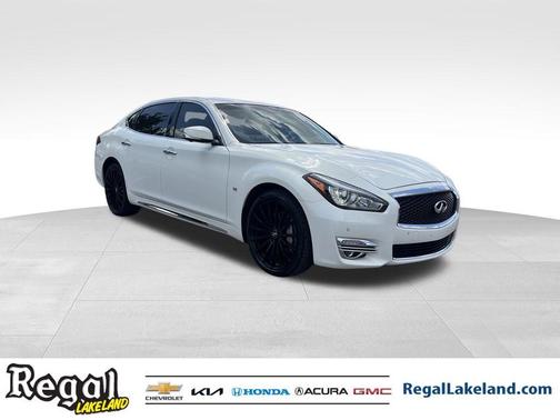 2015 INFINITI Q70L 5.6X