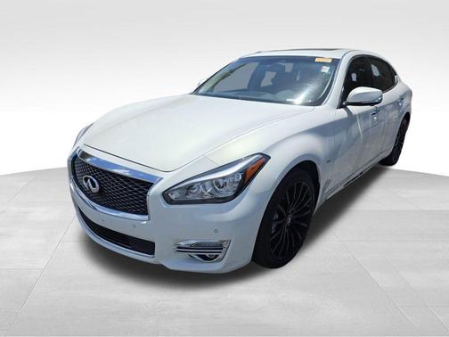 2015 INFINITI Q70L 5.6X