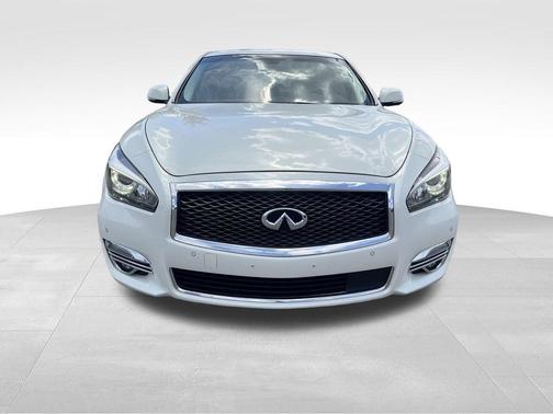 2015 INFINITI Q70L 5.6X