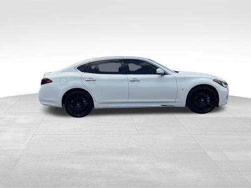 2015 INFINITI Q70L 5.6X