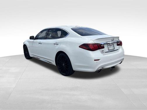 2015 INFINITI Q70L 5.6X