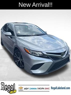 2020 Toyota Camry SE